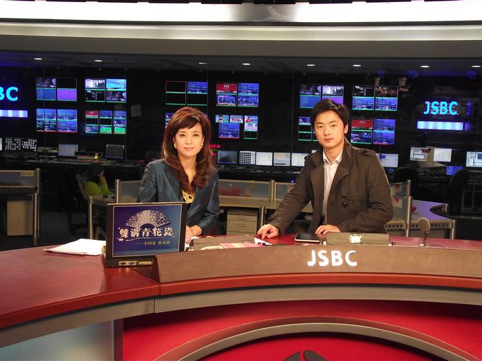 先鋒速錄師與江蘇衛(wèi)視主持人杜熒合影