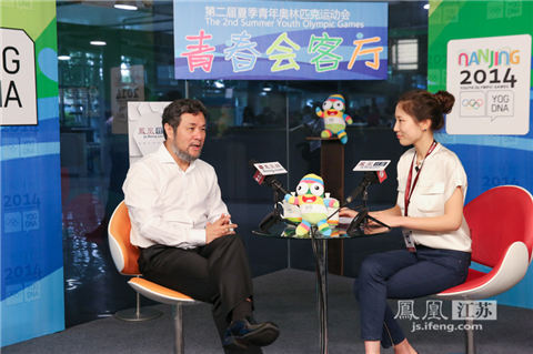 南京先鋒速記為鳳凰網(wǎng)專訪陳維亞談青奧開幕式提供速記